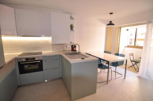 Albert 1er · Chic One-Bedroom Apartment with Parking - StayInAntibes
