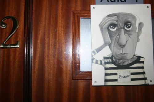 Golondrinas de Malaga "Apartamentos con mucho Arte" y terraza solarium en coliving