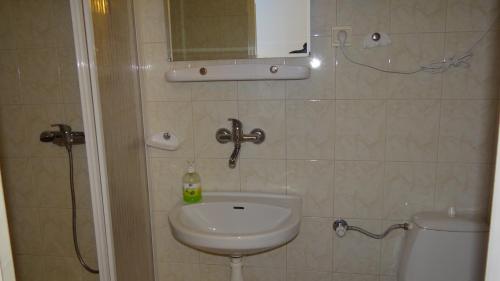 Koupelna v ubytování Ośrodek Wypoczynkowy "Hotel Korona"