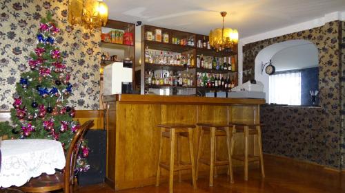 Lounge atau bar di Ośrodek Wypoczynkowy "Hotel Korona"