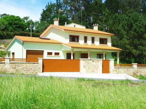 Το κτήριο όπου στεγάζεται  η παραθεριστική κατοικία
