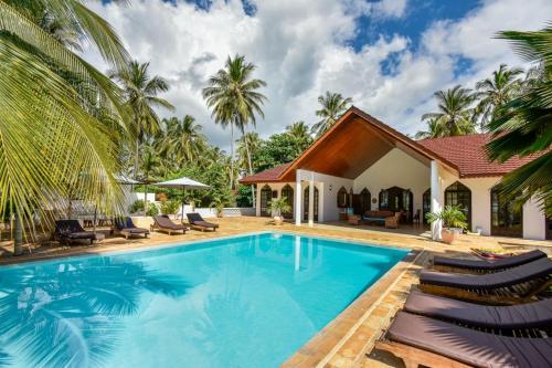 สระว่ายน้ำที่อยู่ใกล้ ๆ หรือใน Garden Beach Villa Zanzibar