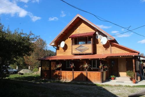 Galería fotográfica de Kovcheg Holiday Home en Mykulychyn