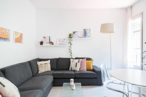 Spacious 3 bed Apt in the heart of Sant Antoni, Barcelona