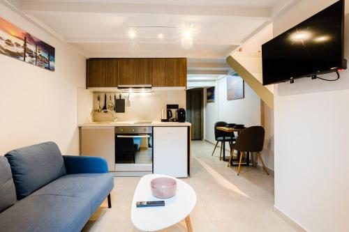 Uncover Kalamata's Hidden Gem - Cosy City Nest