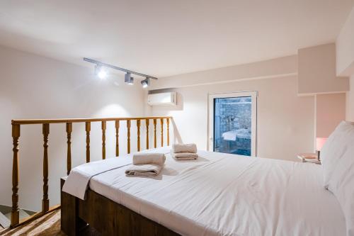 Uncover Kalamata's Hidden Gem - Cosy City Nest