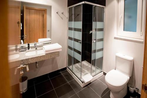  The Lodge at Ribasol -  Room  picture :   Tea/Coffee maker    Shower    Safety deposit box                           