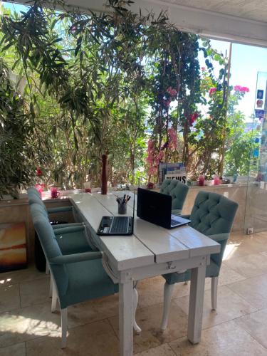 Un jardín fuera de Larimar Hotel Cesme