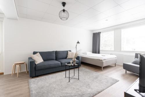 Zona d'estar a 2ndhomes Tampere "Tammerinpuisto" Apartment
