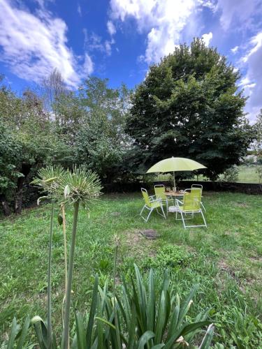 Vonkajšia záhrada v ubytovaní Deliziosa casa immersa nella tranquillità.