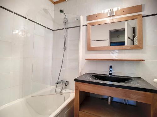 Appartement spacieux au pied des pistes avec balcon - FR-1-344-818