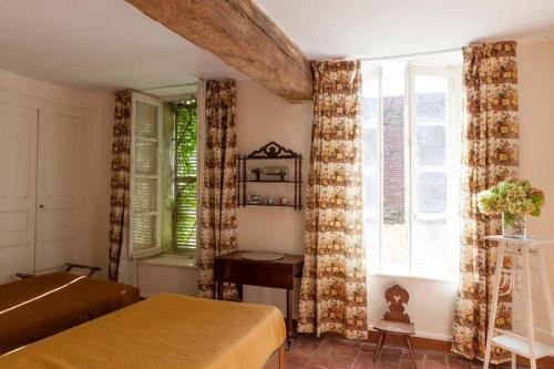 Fotografia z galérie ubytovania Charming Normandy Country Home v destinácii Condeau