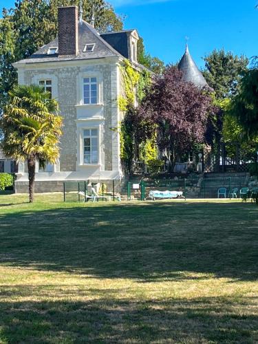 Κήπος έξω από το Château de Montaupin