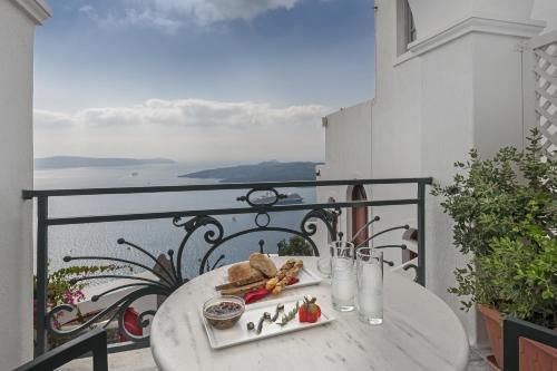 Gallery image of Aigialos Luxury Traditional Settlement in Fira