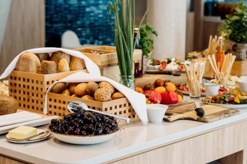 Mad på lejlighedshotellet eller i nærheden