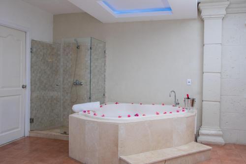 Koupelna v ubytování Aparthotel Castillo Real