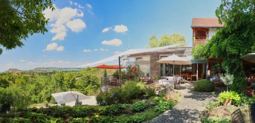Taman di luar Hotel und Gutsgaststätte Rappenhof