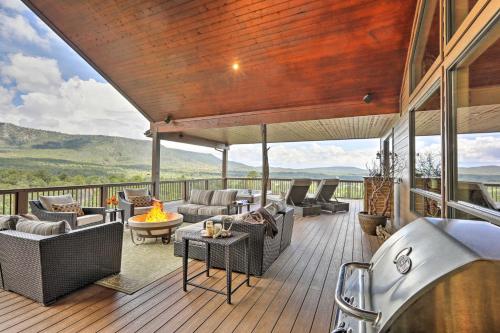 AZ Rim Retreat in Pine with Deck, Hot Tub and Views!