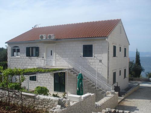 Apartments by the sea Sutivan, Brac - 15275
