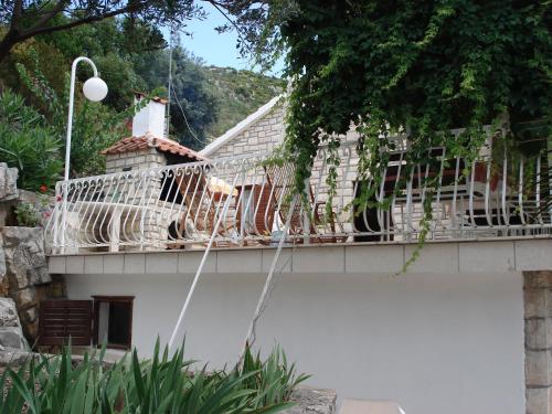 Seaside family friendly house with a swimming pool Cove Pribinja, Hvar - 15324