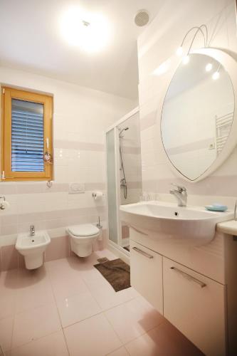Holiday house with a swimming pool Zadar - Diklo, Zadar - 15336
