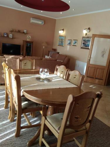 Apartments with parking space Trogir - 15349