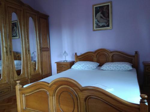 Apartments with parking space Trogir - 15349