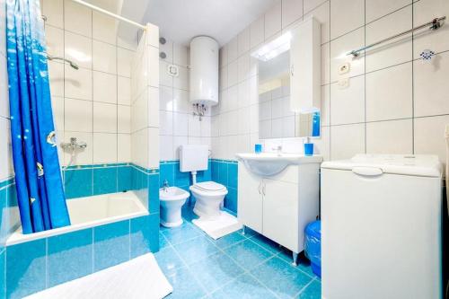 Un baño de Apartments by the sea Rukavac, Vis - 15352