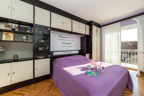 Apartments with parking space Makarska - 15375