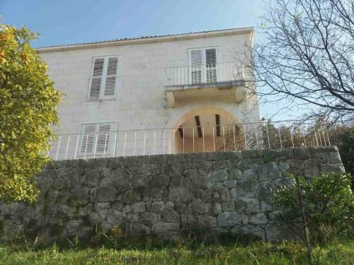 Apartments by the sea Hvar - 15401