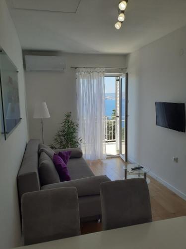 Apartments with a parking space Novi Vinodolski - 15412