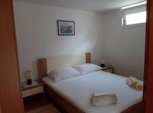 Apartments with parking space Cizici, Krk - 15415