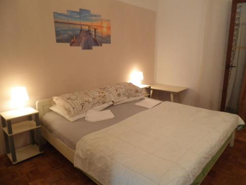Apartments with parking space Supetarska Draga - Donja - Rab - 15423