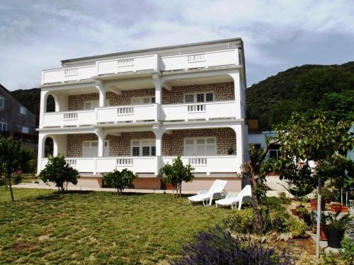 Apartments by the sea Supetarska Draga - Gornja, Rab - 15453