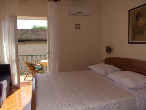 Apartments by the sea Baska Voda, Makarska - 15461