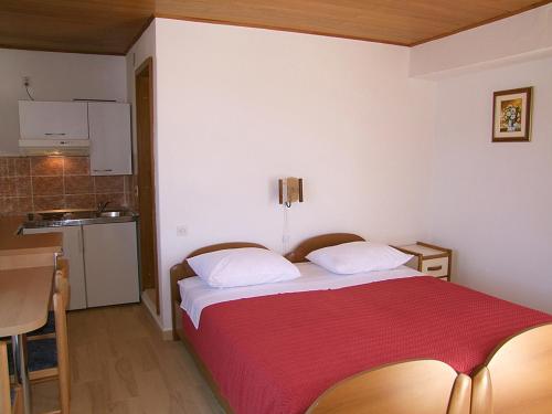 Apartments by the sea Baska Voda, Makarska - 15461