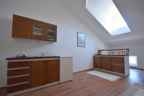 Køkken eller tekøkken på Apartments by the sea Cizici, Krk - 15496