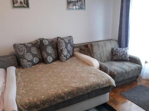 Apartments with WiFi Zagreb - 15507