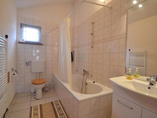 Koupelna v ubytování Apartments with a parking space Rakovica, Plitvice - 15514