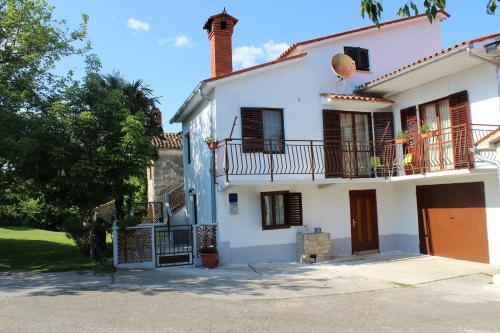 Family-friendly apartments with swimming pool Cepic, Central Istria - Sredisnja Istra - 15542