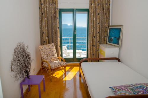 Postel nebo postele na pokoji v ubytování Seaside holiday house Zaostrog, Makarska - 15623