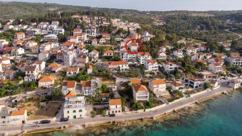 Family-friendly apartments with swimming pool Sutivan, Brac - 15665