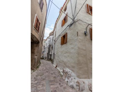Zdjęcie z galerii obiektu Apartments with WiFi Vrbnik, Krk - 15721 w mieście Vrbnik