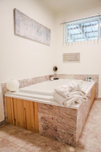 Moonlight Cottage - Your Romantic & Scenic Escape photo 17