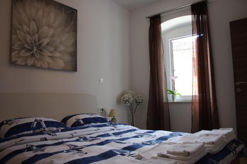 Apartments with WiFi Rijeka - 16026