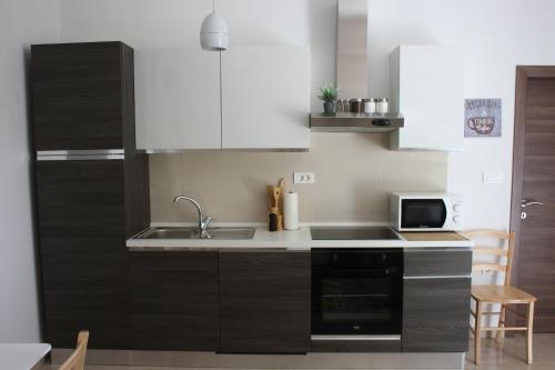 Apartments with WiFi Rijeka - 16026