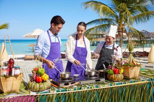 Hosté ubytování Centara Ras Fushi Resort & Spa Maldives - 50 percent discount on transfers for min 4 nights stay and more, valid for reservations between 11th Feb till 22 Dec 2025
