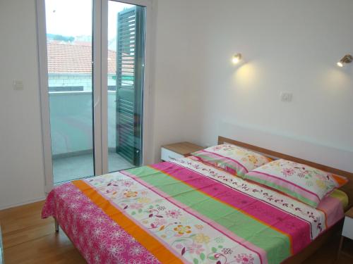 Posteľ alebo postele v izbe v ubytovaní Apartments with a parking space Supetar, Brac - 16130