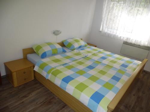 Postel nebo postele na pokoji v ubytování Apartments with a parking space Bibinje, Zadar - 16155