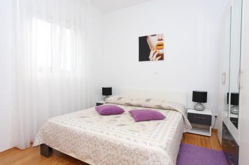 Apartments by the sea Trogir - 16210